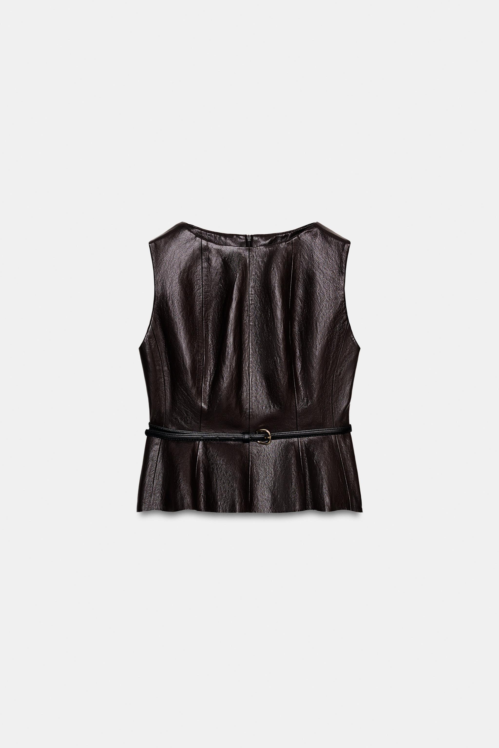 TOP MATIÈRE SYNTHÉTIQUE AVEC CEINTURE